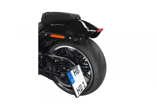 HeinzBikes Side Mount Kennzeichenhalter, Softail ab 2018, D, inkl. LED Kennzeichenbeleuchtung