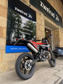 Bild 5 - 347602082 RR 2T 50 SPM SUPERMOTO RR50